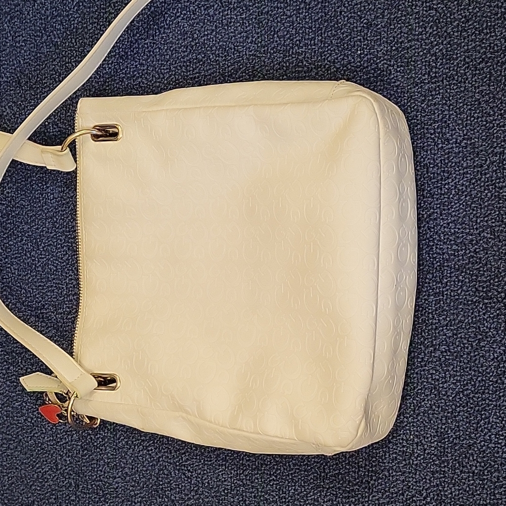 Guess purse - Picture 4 of 5